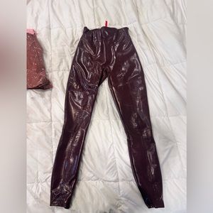 Burgundy spanx leggings